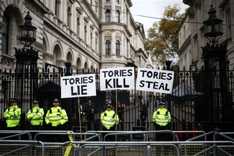 Photos: Thousands march in London in ‘Britain is broken’ protest | In ...