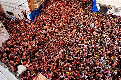 La Tomatina, Bunol Spain | La tomatina festival, Festival, Festivals ...