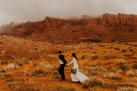 Stunning Horseshoe Bend Winter Elopement in Northern Arizona