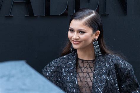 Is Zendaya at the Golden Globes 2023? Why She Skipped | J-14