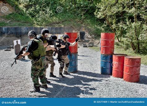 Special Police Unit In Training Royalty Free Stock Images - Image: 32577409