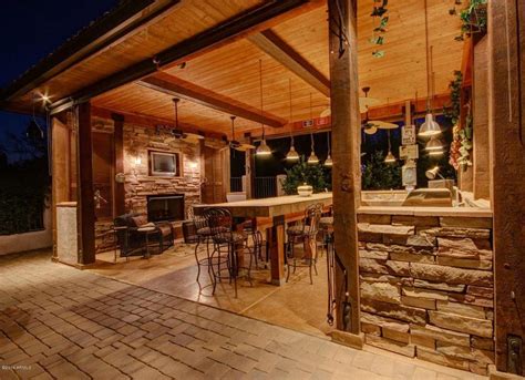 If cooking out is a big part of your warm weather routine, an outdoor kitchen is… | Covered ...