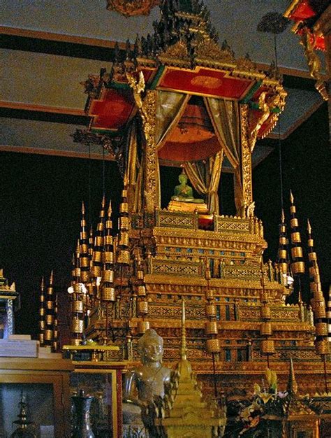 The Emerald Buddha in the Silver Pagoda (Royal Palace) Phnom-Penh, Cambodia | ศิลปะ