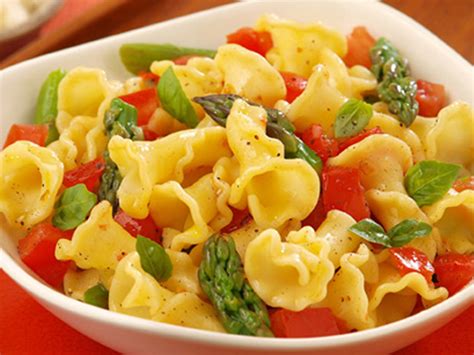 Barilla® Campanelle with Sautéed Asparagus, Diced Tomato & Basil | Recipe | Pasta dishes, Yummy ...