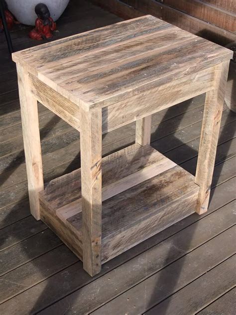 diy pallet side table | Holzpaletten möbel, Into the woods, Holzpaletten