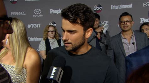 HTGAWM Cast Addresses Wes and Annalise's Relationship! | E! News