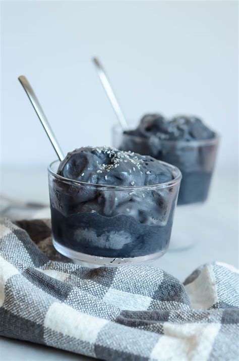 Activated Charcoal Ice Cream - CaliGirl Cooking