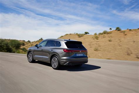 2023 Volkswagen Touareg Elegance facelift-7 - Paul Tan's Automotive News