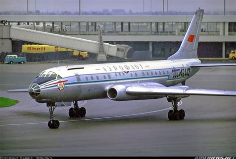 Tupolev Tu-104. I absolutely love this plane. : aviation