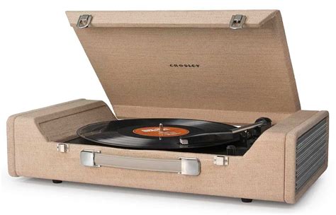 Best Vintage Turntables – 6 Retro Look Record Players Reviewed