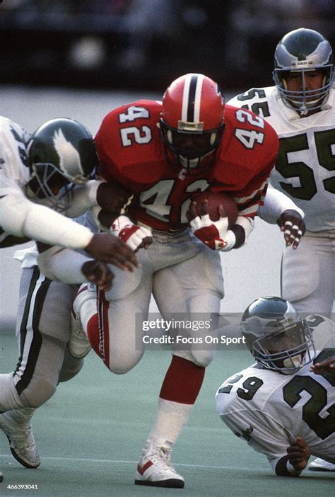 Gerald Riggs of the Atlanta Falcons carries the ball against the ...