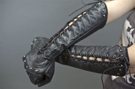 Ridgeback Gauntlets | Leather gloves, Leather, Leather gauntlet