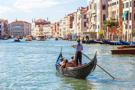 Taking a Gondola in Venice: What You Need to Know