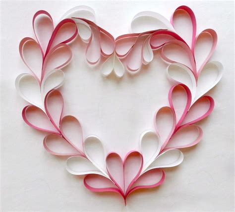 Diy Paper Valentine Wreath A White With Red Flowers And Hearts Hanging