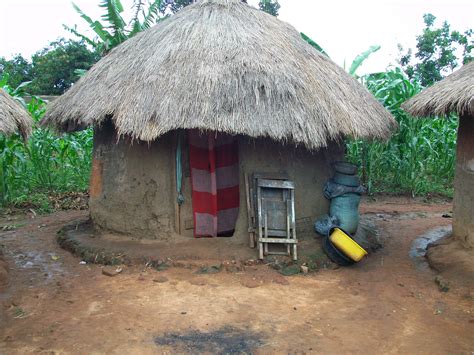 Typical mud hut (home) in Namatala, Uganda | Mud hut, House ...