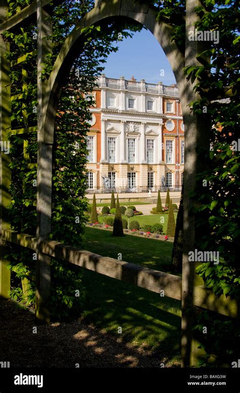 Privy Garden Hampton Court Palace High Resolution Stock Photography and Images - Alamy