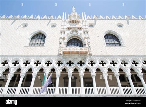 Venice city gothic architecture details Stock Photo - Alamy