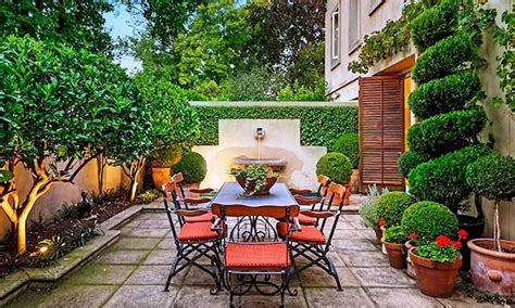 Nice 95 Inspiring Small Courtyard Garden Design Ideas https://domakeover.com/95-in… | Small ...