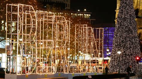 Majority of Germans back ditching Christmas lights – DW – 12/08/2019