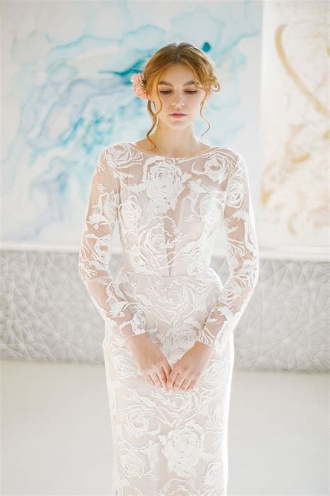 15 Figure-Flattering Wedding Dresses for Modern Avant-Garde Brides - Praise Wedding