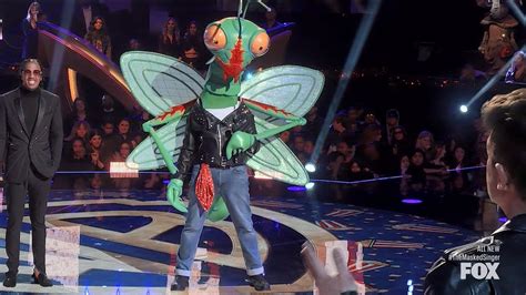 The Masked Singer 9 - Mantis is Saved by the Bell! - YouTube