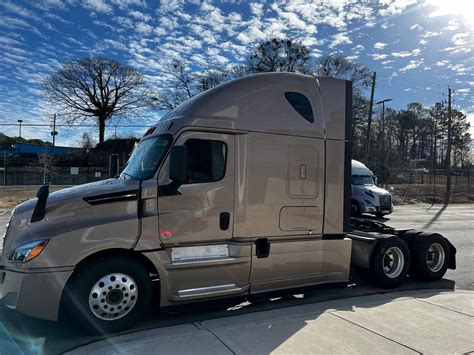 2020 FREIGHTLINER CASCADIA 126 - Vanguard Truck Centers