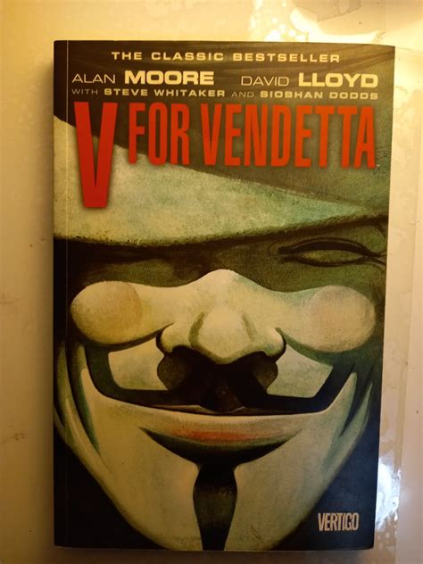 V FOR VENDETTA GRAPHIC NOVEL, Hobbies & Toys, Books & Magazines, Comics ...