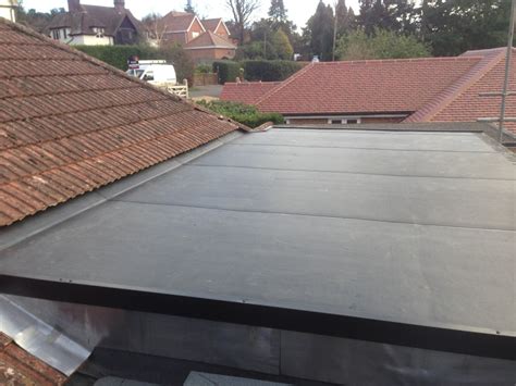 Advantages and Disadvantages of Rubber Roofing Materials