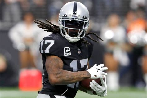 Davante Adams wants to return to Raiders in 2023, regardless of Derek ...