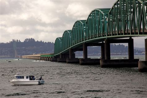 Crabbing Long Beach WA: Come for Crabbing Stay for Fishing