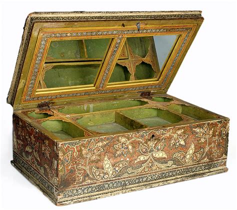 Vintage Vanity Box |Search Kashmir