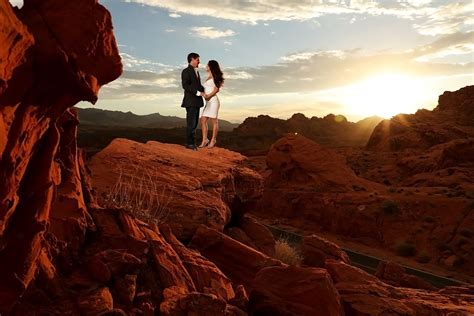 Valley of Fire Wedding Packages - Scenic Las Vegas Weddings | Valley of fire, Las vegas wedding ...