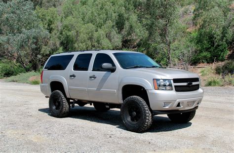 Installing a 6-inch RCD Lift On a 2008 Chevy Suburban 2500HD