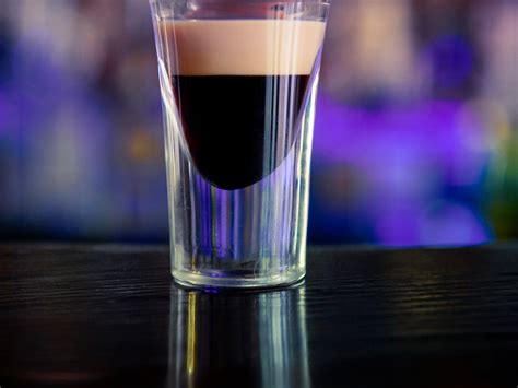 Baby Guinness : Recette de Baby Guinness - 1001Cocktails