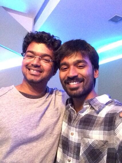 Vijay and Dhanush had blast.. dance.. fun time together!