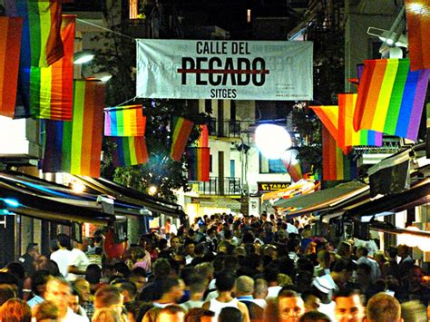 Nightlife in Sitges: Calle del Pecado and Gay-friendly clubs - Sitges Luxury Rentals