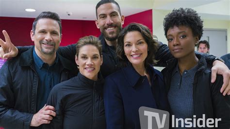 'FBI' First Look: See Cast Celebrate 100 Episodes for Season 5 Finale ...