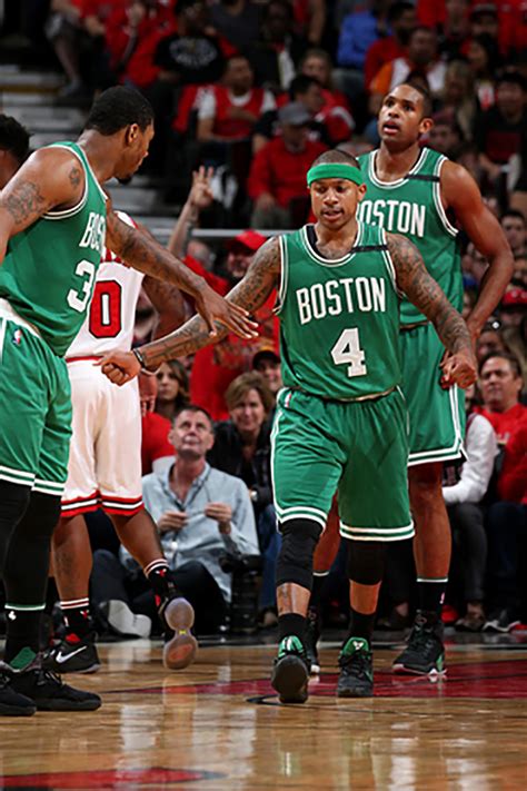 Isaiah Thomas llevó a los Celtics a empatar la serie | Viva Basquet