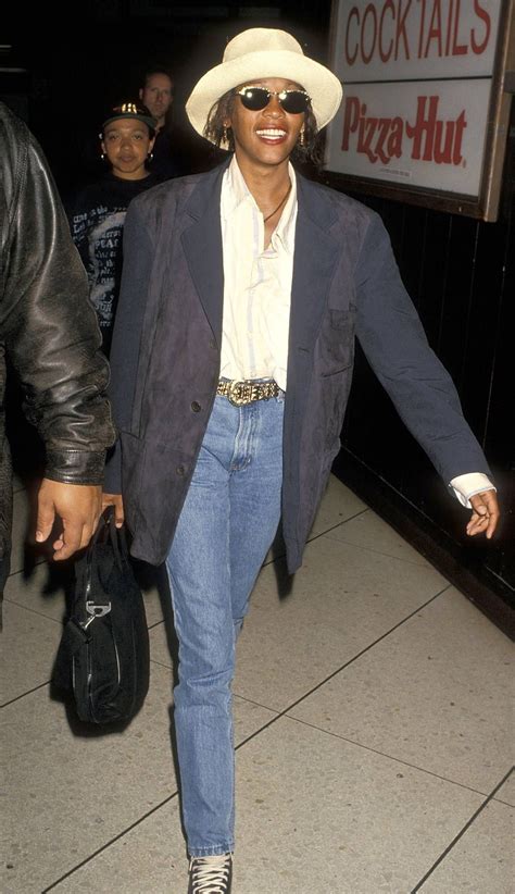 21 Celeb Airport Outfits From the '90s That Look So 2020 | Celebrity ...