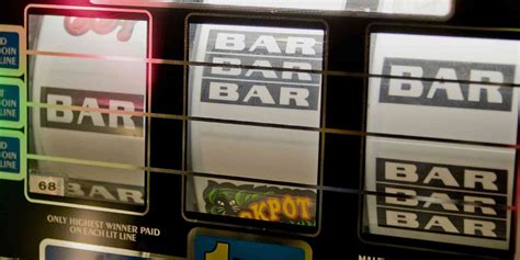 Why Do Slot Machines Say "Bar" On Their Reels – History!