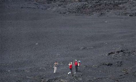 Highly active volcano erupts on Reunion amid media frenzy