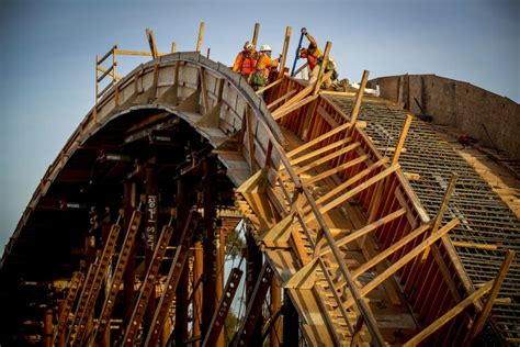 6th Street Bridge: See photos of the viaduct construction - Los Angeles Times