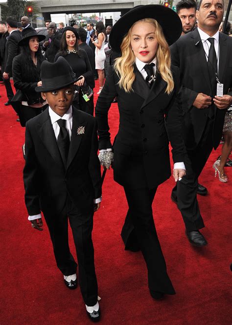 Grammy Awards Red Carpet (PHOTOS) - Variety