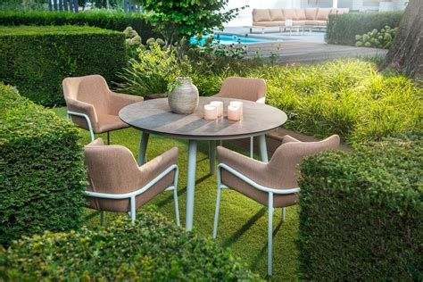 Dining table 'Sashimi' - Salix/Ceramic - Wilhelmina Designs