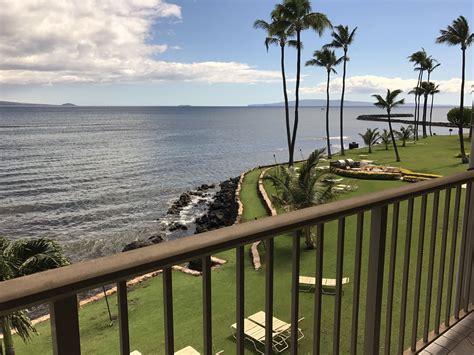 Maalaea Bay oceanfront codos. Amazing oceanfront condos, whales and ...