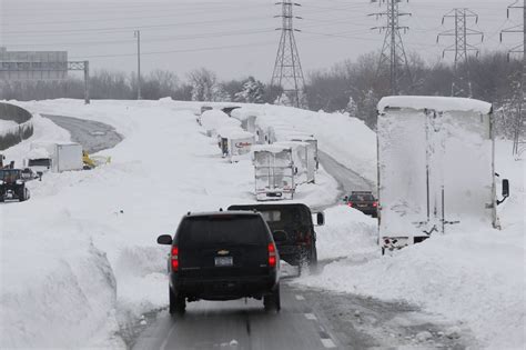 Heavy Snow Keeps Falling in Buffalo Area, Straining Nerves and Roofs ...