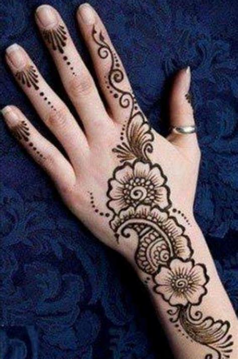 30 Latest And Gorgeous Back Hand Mehndi Designs For Any Occasion