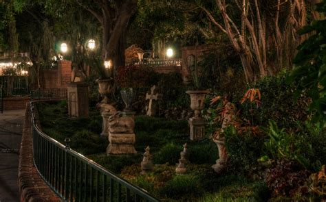 Pet Cemetery | Pet cemetery, Haunted mansion, Disney haunted mansion