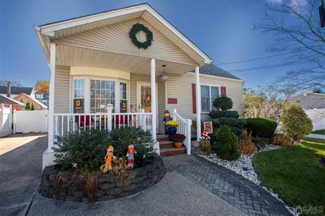 26 1st St, Sayreville, NJ 08872 | 49 Photos - Movoto