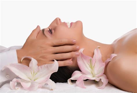 Get Fuller Lips: Medical Spa Services vs. Traditional Spas